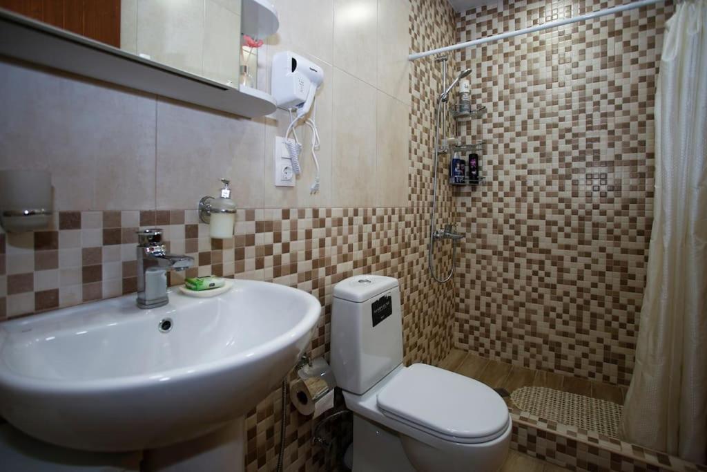 Tbilisi Center, Nino'S Art Apartment Dış mekan fotoğraf